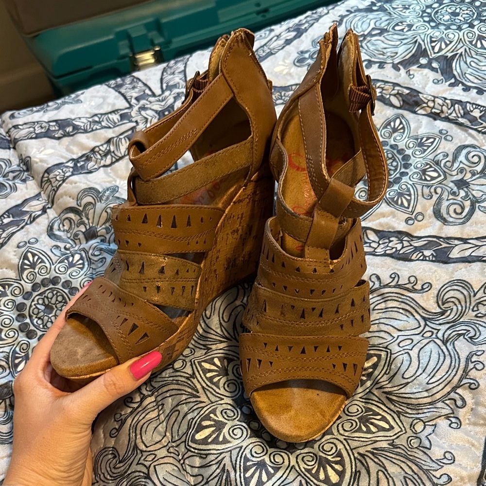 Jelly pop Brown Strappy Wedge Sandals used